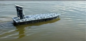 Ukrainiečiai sukūrė neįprastą jūrinį droną: jis gali laukti savo taikinio net dvi paras