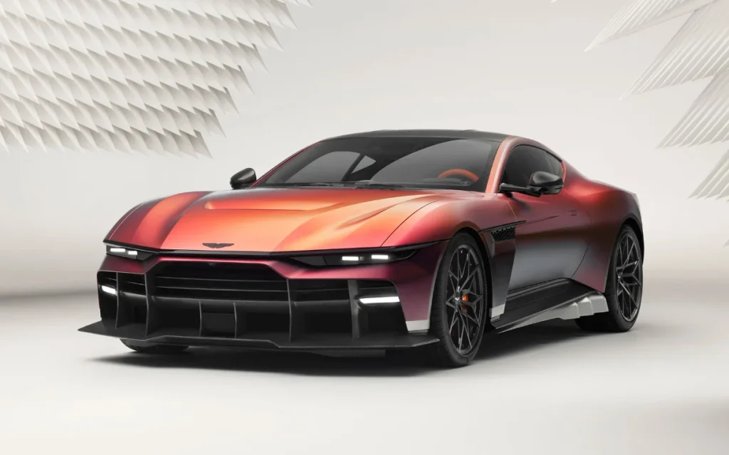 „Aston Martin“ pristatė „Valen“: 850 AG V12 ir tik 150 egzempliorių – kuo jis ypatingas?