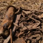 „Litgrid“ skelbia apie pavojingą radinį: statybų teritorijoje aptiktas karo laikų sviedinys