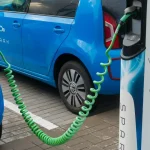 Didžiulis elektromobilių tyrimas: kiek baterijos talpos lieka nuvažiavus 150 tūkst. km?