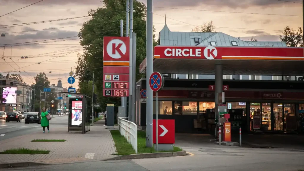 Pilate 98 benziną manydami, kad jis geresnis? Daugeliui automobilių tai – pinigų švaistymas