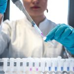 „Claude“ laboratorijoje atrado naują fermentų sistemą su CRISPR primenančiais pasikartojimais