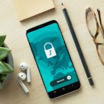 Kaip apsaugoti telefoną nuo įsilaužimo: svarbiausi nustatymai, kuriuos verta įjungti