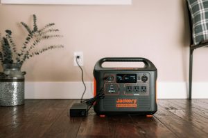 Powerbankas, UPS ar energijos stotelė: ką rinktis dingus elektrai?