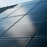 Saulės elektrinė ant stogo: kaip sumažinti gaisro riziką ir ką tikrinti kasmet?