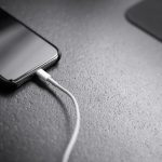 Ar 100 W įkroviklis gali sugadinti telefoną?