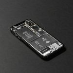 Išsipūtė telefono ar „powerbanko“ baterija? Nedarykite šios klaidos