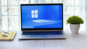 „Microsoft“ pristatė naujus „Surface“ kompiuterius su „Snapdragon X2 Plus“
