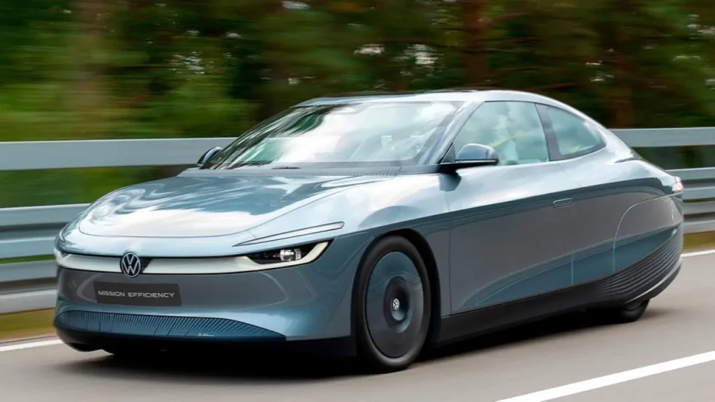 „Volkswagen“ pristatė ypatingą elektromobilį: vienu įkrovimu – 1 300 km