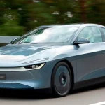 „Volkswagen“ pristatė ypatingą elektromobilį: vienu įkrovimu – 1 300 km