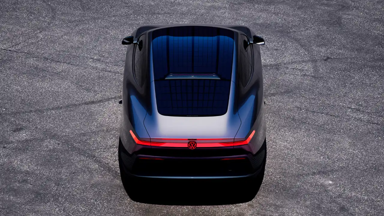 „Volkswagen Mission Efficiency“ elektromobilis važiuojantis keliu
