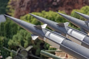 Britanija žada Ukrainai naujų raketų nuo dronų: kiek jų bus, kol kas neatskleista