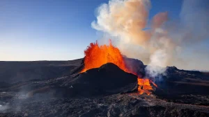Po Japonijos superugnikalniu vėl kaupiasi magma: mokslininkai aptiko procesą po katastrofiško išsiveržimo