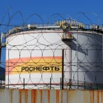 Ukraina smogė Rusijai į skaudžiausią vietą – skelbia paralyžiavusi daugiau nei pusę naftos perdirbimo pajėgumų