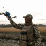 Ukrainos dronų karo mastas: DELTA sistemoje jau daugiau kaip 3 mln. smogiamųjų misijų įrašų