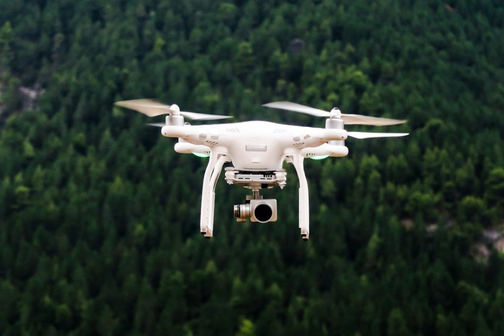 Ukrainos dronų karo mastas: DELTA sistemoje jau daugiau kaip 3 mln. smogiamųjų misijų įrašų