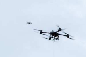 Ukraina dronais gabena maistą į okupuotus Oleškus – žmonės liko beveik atkirsti nuo pagalbos