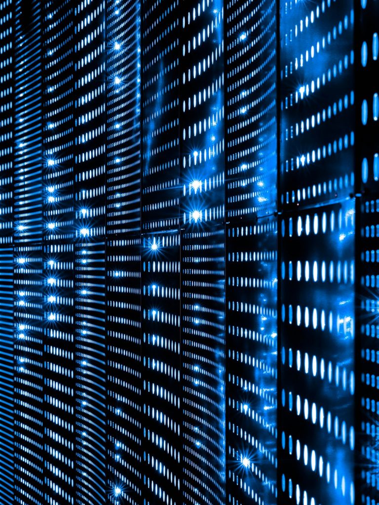 „LitAI“ gamykla startuos 2027 m.: kas realiai galės naudotis Lietuvos DI infrastruktūra?