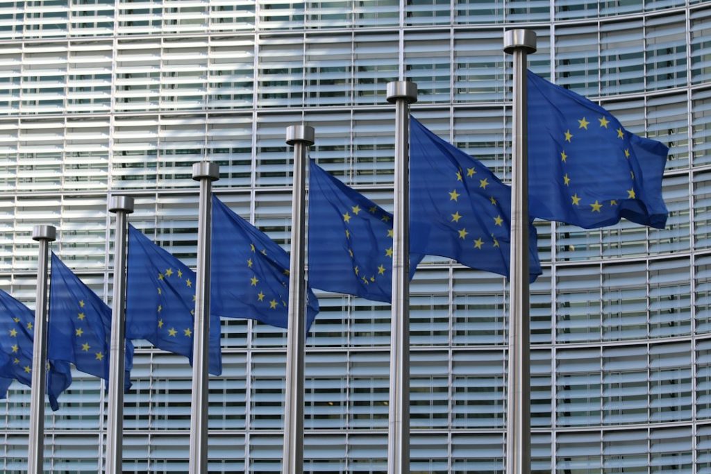 ES atveria 21,3 mlrd. eurų gynybos paskolų etapą: ragina stiprinti bendrus pirkimus su Ukraina