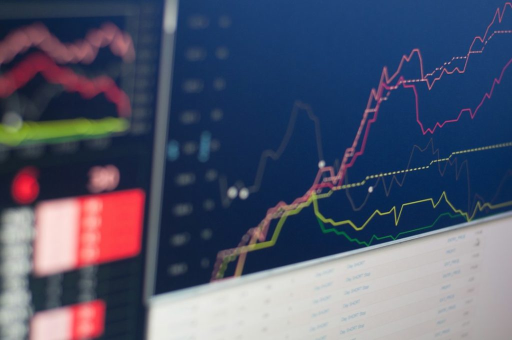 JAV technologijų akcijų išpardavimas: „Nasdaq“ smuko 2,9 proc., investuotojai pervertina DI bumą