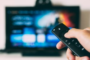 Kodėl televizorius pradeda veikti lėtai? 6 būdai jį pagreitinti neperkant naujo