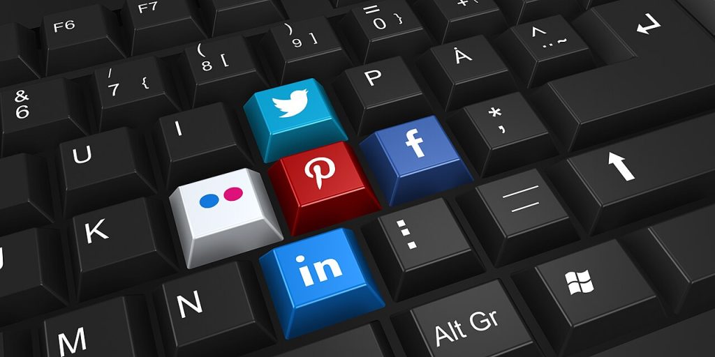 „Facebook“ leidžia vartotojams kalbėtis su algoritmu: ką tai keičia verslui ir turinio kūrėjams?