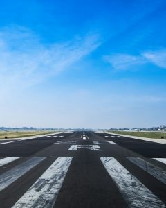 Ukraina ir „Lockheed Martin“ aptarė F-16 bei PAC-3 tiekimą: išskyrė ir kovą su reaktyviniais dronais