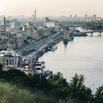 Rusija pakeitė taktiką Kyjive: dronais vieną po kito daužo tiltus per Dnieprą