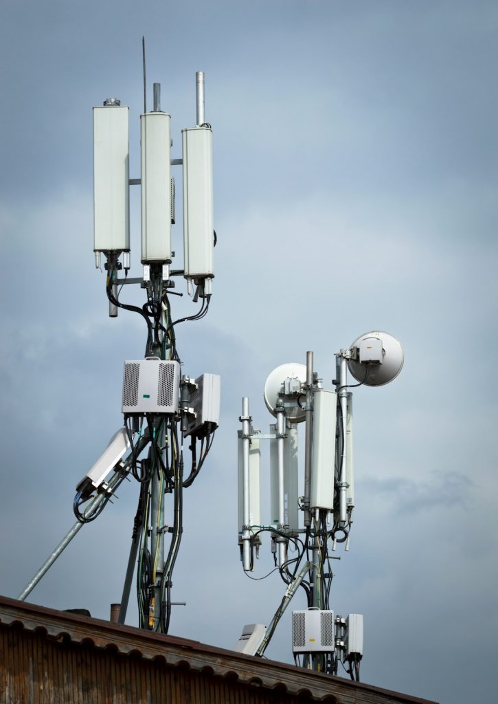 Kaip telefonas prisijungia tiesiai prie palydovo ir kodėl tai dar nėra įprastas mobilusis internetas
