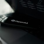„OpenAI“ paskelbė apie tris stulbinamus DI atradimus: matematikos ir fizikos įrodymus tikrins mokslininkai
