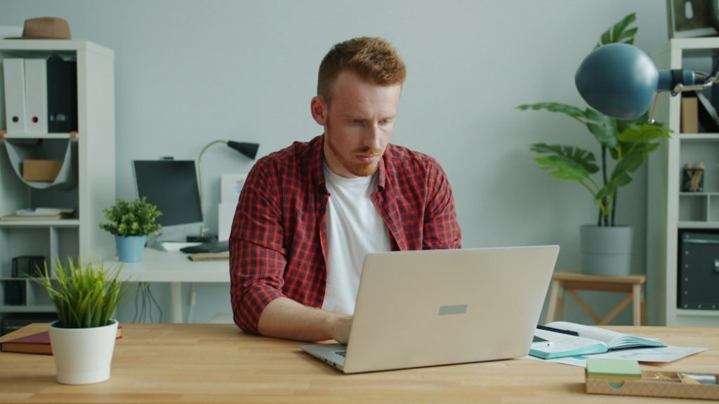 „Microsoft“ pristatė „Surface Laptop Ultra“ su „Nvidia RTX Spark“ – dideli DI modeliai veiks tiesiai kompiuteryje