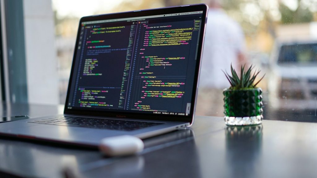 Pasaulinė programinės įrangos bendrovė plečiasi Vilniuje – Lietuvos inžinieriai kuria technologijas milijardiniams projektams
