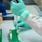 Milijonai neištirtų baltymų gali slėpti naujų antibiotikų užuominas: DI siaurina paiešką