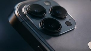 Kodėl „Apple“ pašalino ausinių jungtį iš „iPhone“? Sprendimas, pakeitęs telefonų rinką