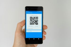 Nuskenavote QR kodą? Vienas nepastebėtas ženklas gali išduoti sukčių pinkles