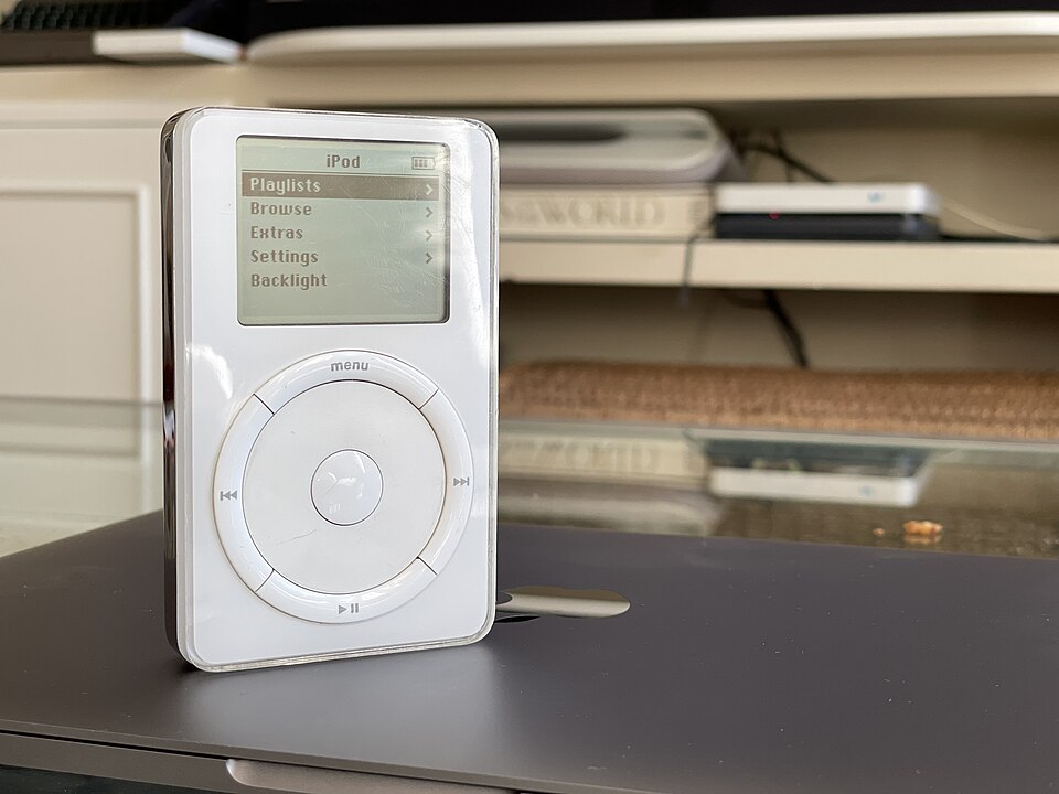 „1 000 dainų kišenėje“: prieš 25 metus pristatytas „iPod“ pakeitė ne tik muzikos grotuvus