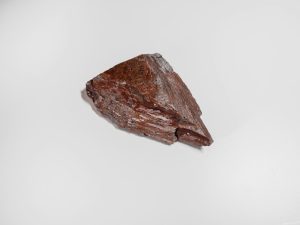Sacharoje rastas rausvas akmuo – daugiau nei 4,1 mlrd. metų senumo Marso meteoritas