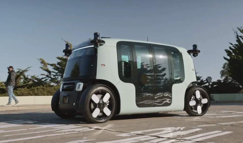 „Amazon“ robotaksi laukia rimčiausias bandymas – automobiliai mokysis važiuoti per sniegą ir ledą