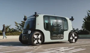 „Amazon“ robotaksi laukia rimčiausias bandymas – automobiliai mokysis važiuoti per sniegą ir ledą