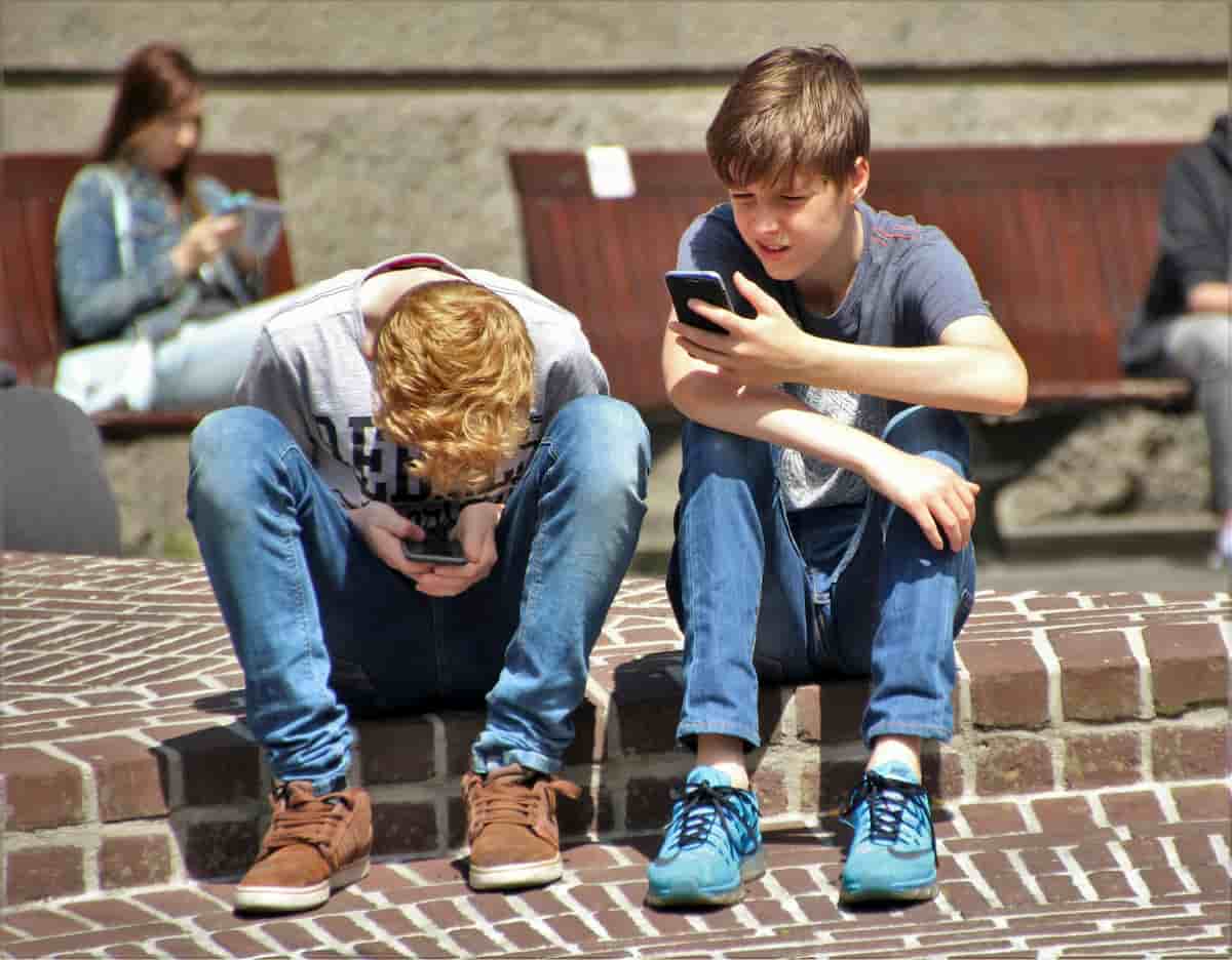 9 iš 10 tėvų sutinka, kad jų vaiko telefonas turėtų būti kontroliuojamas